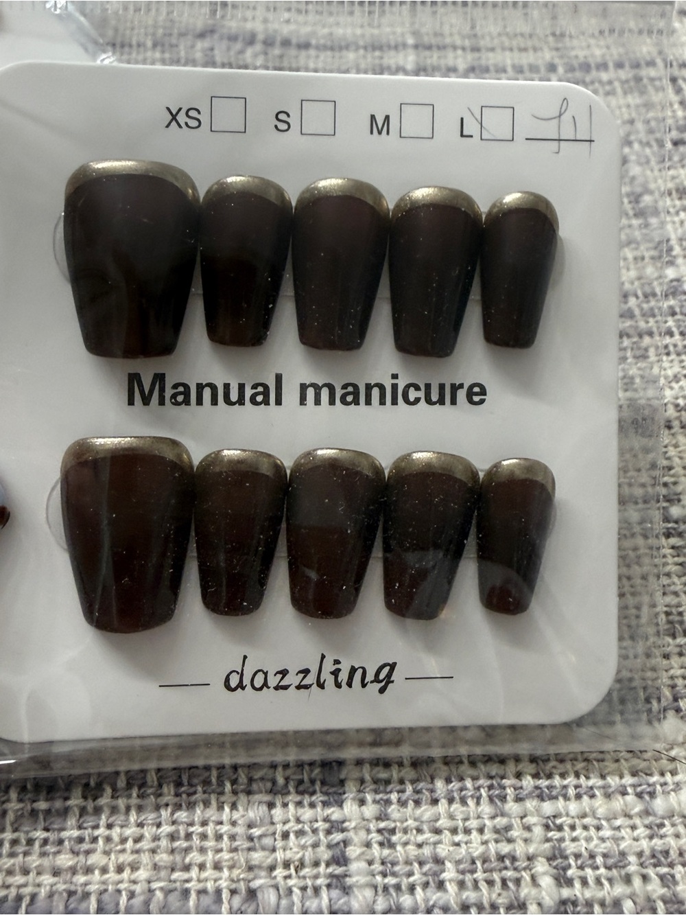 Dazzling Manual Manicure Press-On Nails in Deep Brown